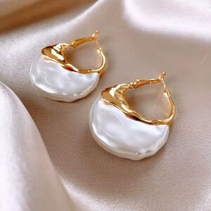 Wrinkled bag shape faux pearl earrings; nwot; 1.77" long x 1.38" wide